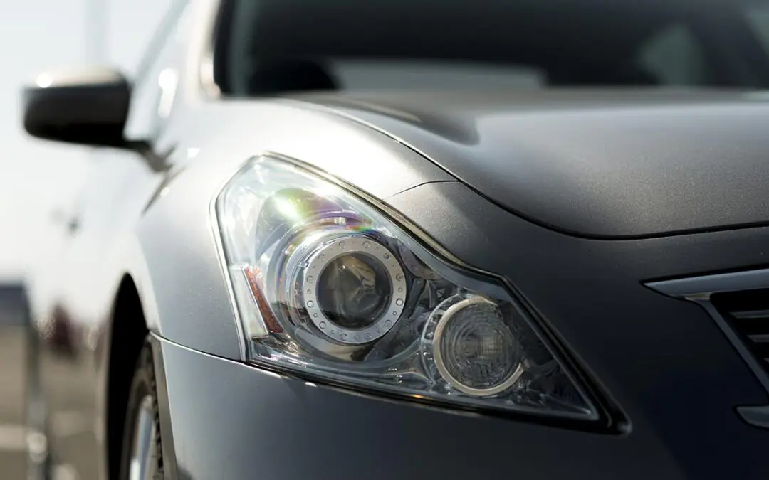 De olho nos faróis automotivos: conheça os tipos e quando usá-los