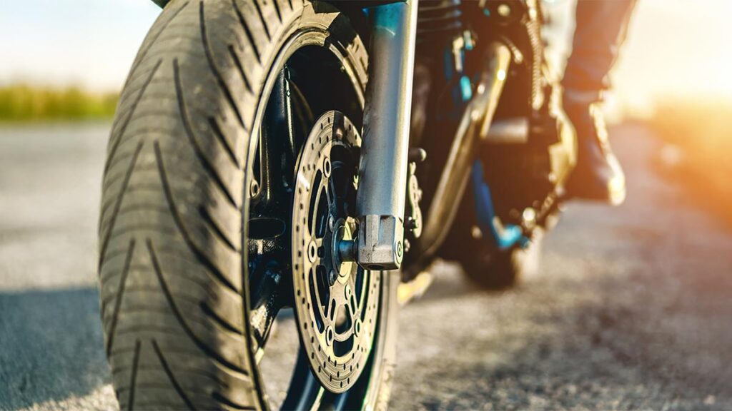 Como escolher o melhor pneu para sua moto