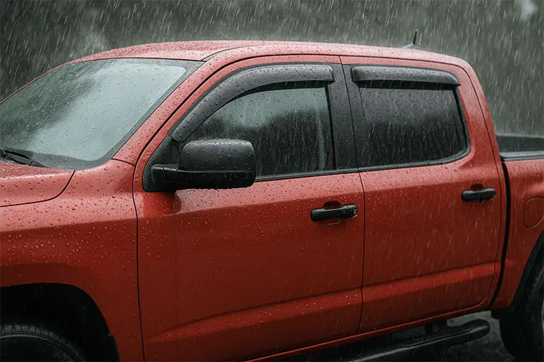 As calhas de chuva podem dar um toque visual diferenciado ao veículo.